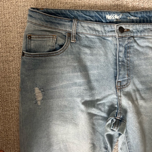 Missimo Distressed Boyfriend Denim (size 16/33) - Picture 5 of 6